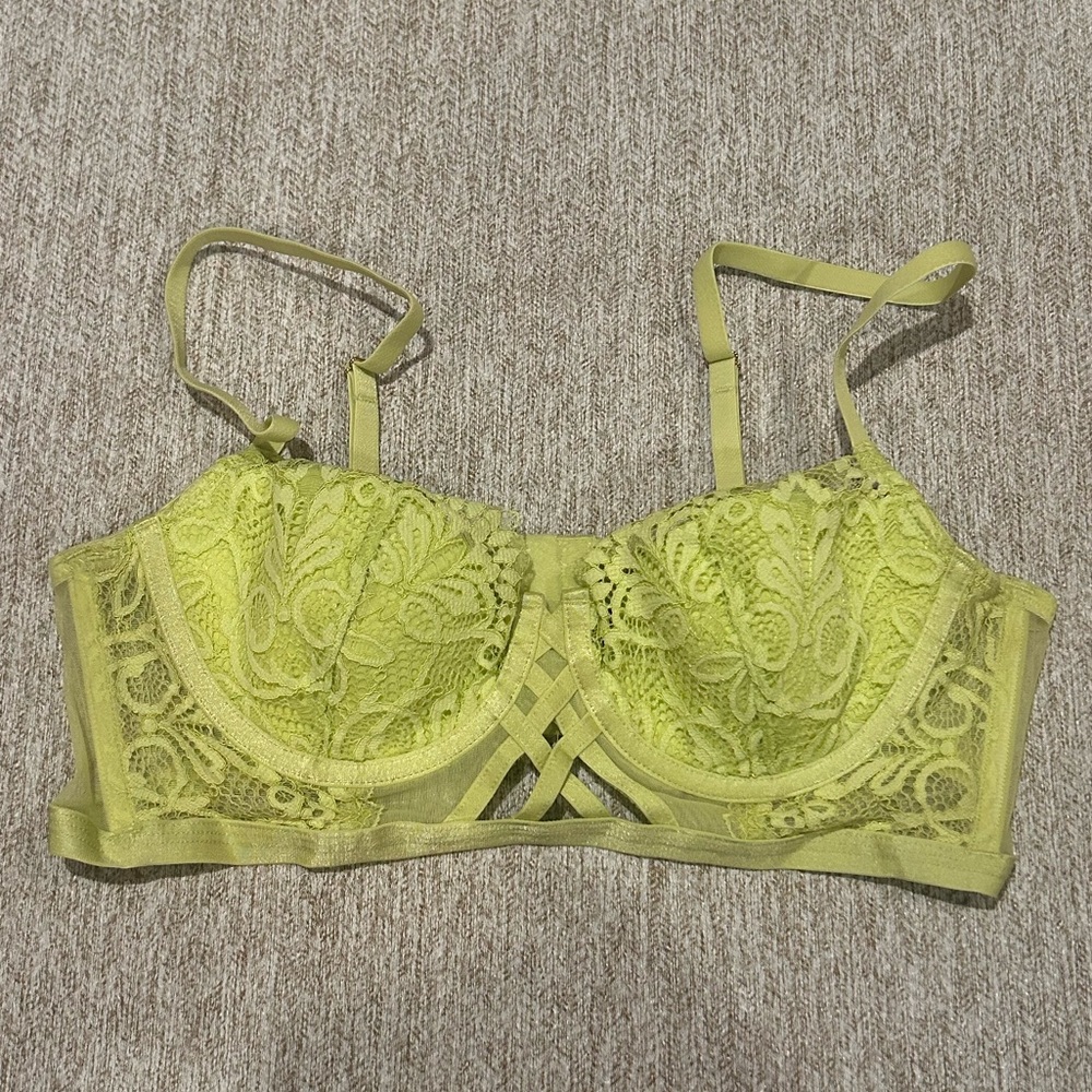 Adore Me Diara Contour Light Green Bra